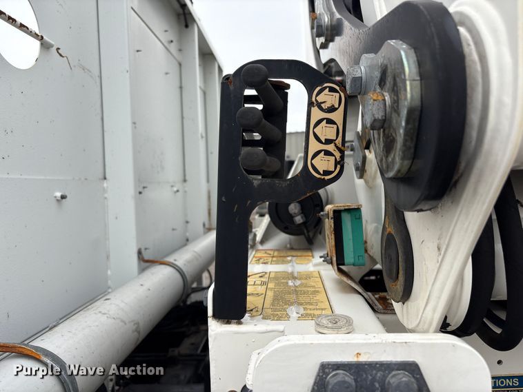 image for item EG9049 2013 Freightliner 114SD crane truck
