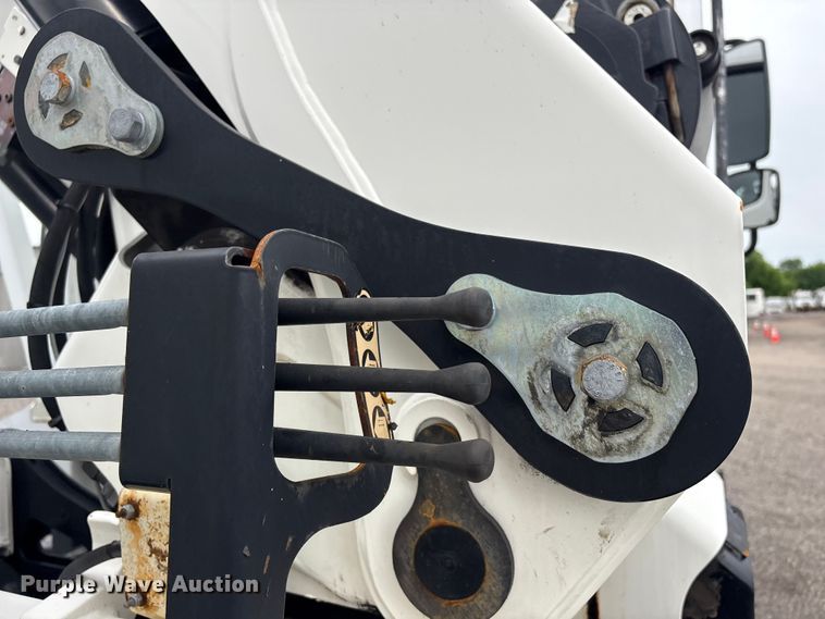 image for item EG9049 2013 Freightliner 114SD crane truck