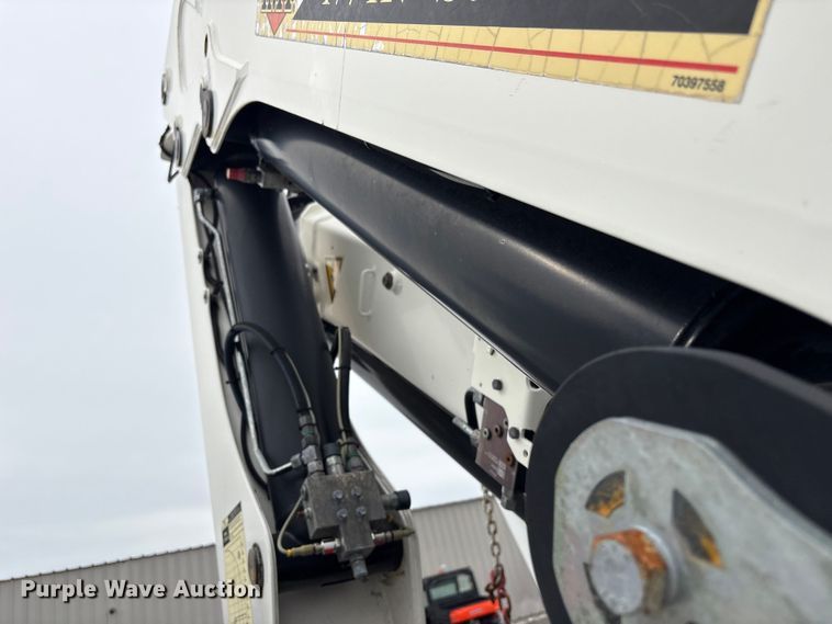 image for item EG9049 2013 Freightliner 114SD crane truck