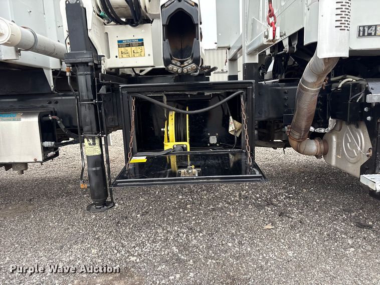 image for item EG9049 2013 Freightliner 114SD crane truck
