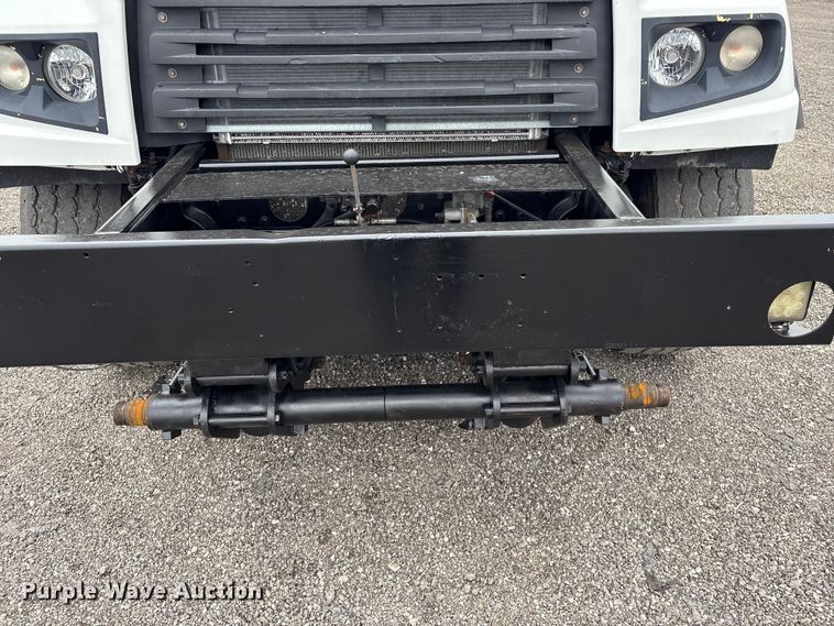 image for item EG9049 2013 Freightliner 114SD crane truck