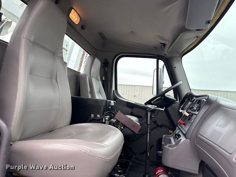 image for item EG9049 2013 Freightliner 114SD crane truck
