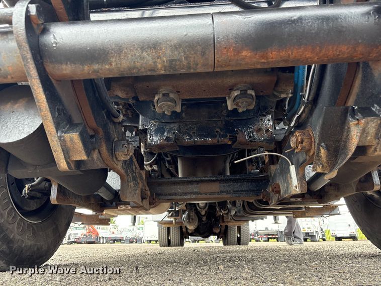 image for item EG9049 2013 Freightliner 114SD crane truck