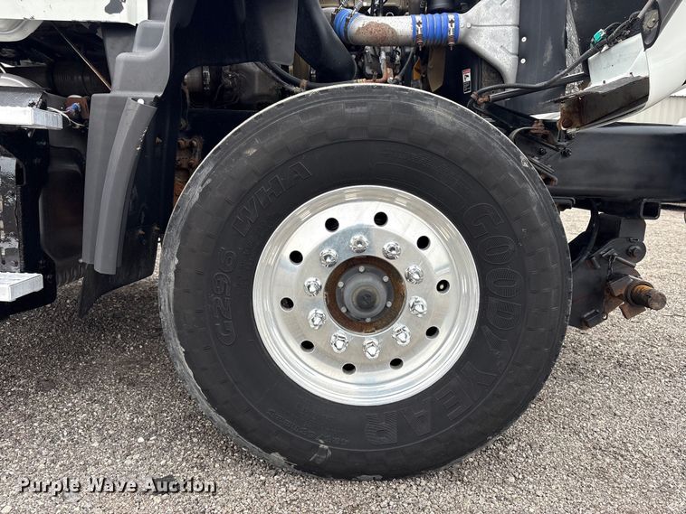 image for item EG9049 2013 Freightliner 114SD crane truck