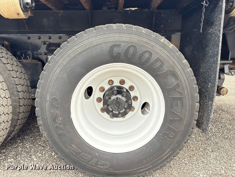 image for item EG9049 2013 Freightliner 114SD crane truck