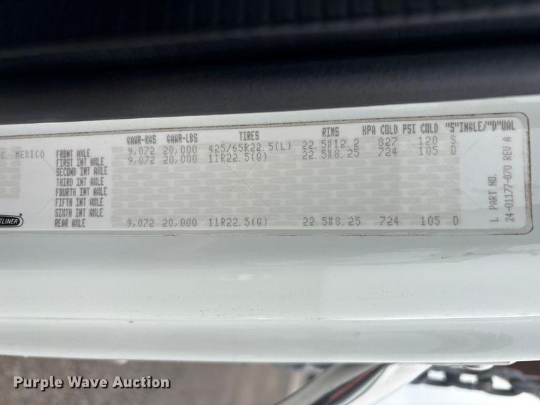 image for item EG9049 2013 Freightliner 114SD crane truck