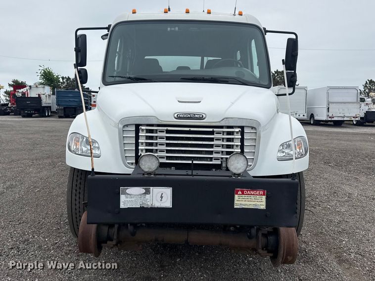 image for item EG9050 2006 Freightliner Business Class M2 Crew Cab crane truck
