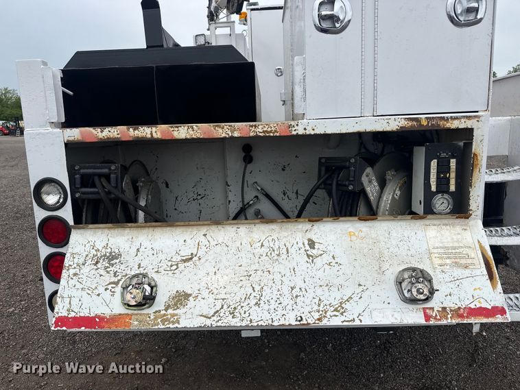 image for item EG9050 2006 Freightliner Business Class M2 Crew Cab crane truck