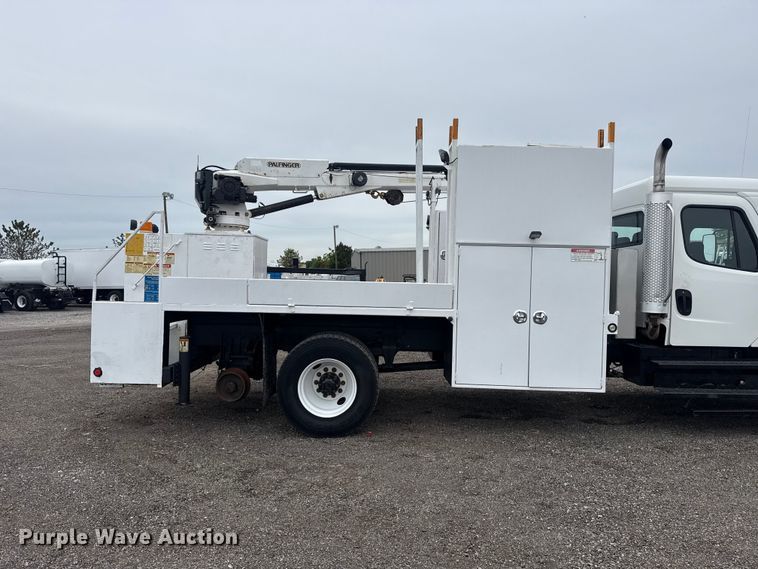 image for item EG9050 2006 Freightliner Business Class M2 Crew Cab crane truck