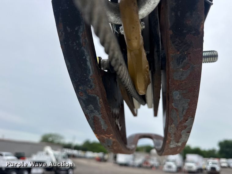 image for item EG9050 2006 Freightliner Business Class M2 Crew Cab crane truck