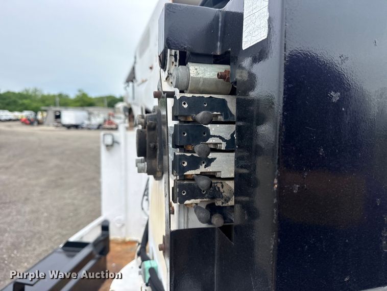 image for item EG9050 2006 Freightliner Business Class M2 Crew Cab crane truck