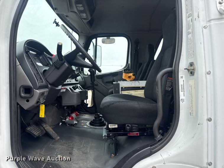 image for item EG9050 2006 Freightliner Business Class M2 Crew Cab crane truck