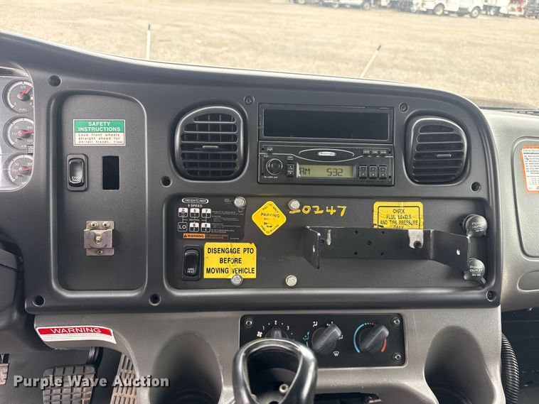 image for item EG9050 2006 Freightliner Business Class M2 Crew Cab crane truck