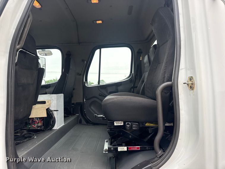 image for item EG9050 2006 Freightliner Business Class M2 Crew Cab crane truck