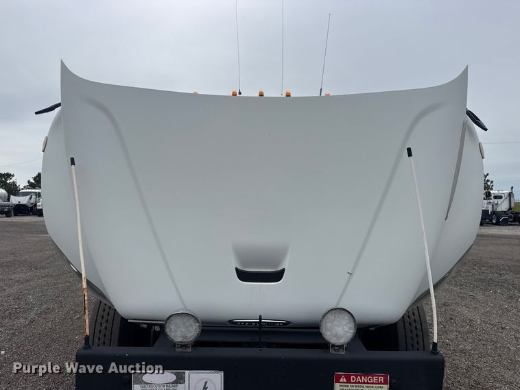 image for item EG9050 2006 Freightliner Business Class M2 Crew Cab crane truck