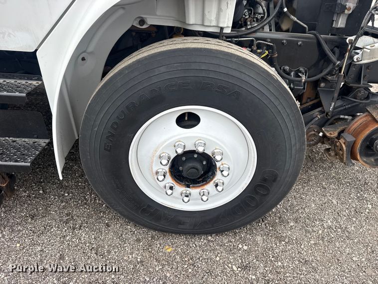 image for item EG9050 2006 Freightliner Business Class M2 Crew Cab crane truck