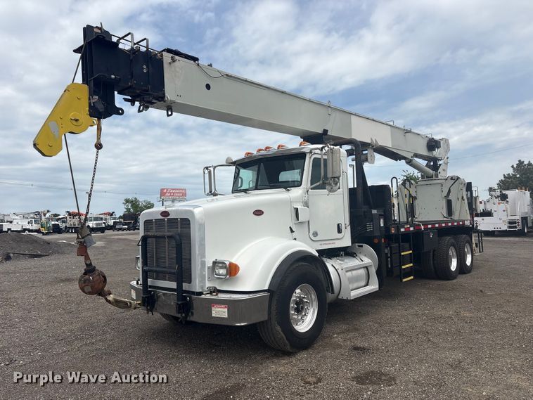 Photo of a 2012 Peterbilt 367