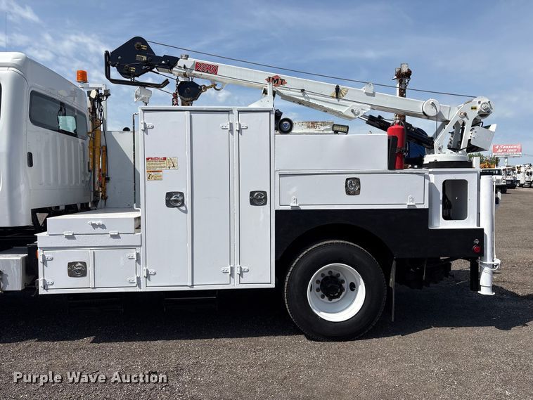 image for item EG9053 2013 Freightliner M2 Business Class utility / service truck