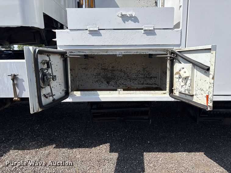 image for item EG9053 2013 Freightliner M2 Business Class utility / service truck