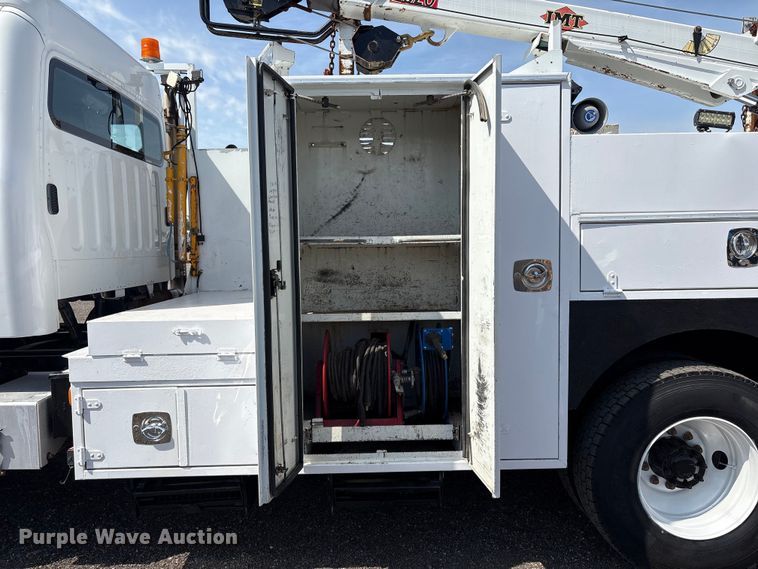 image for item EG9053 2013 Freightliner M2 Business Class utility / service truck
