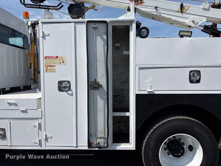 image for item EG9053 2013 Freightliner M2 Business Class utility / service truck