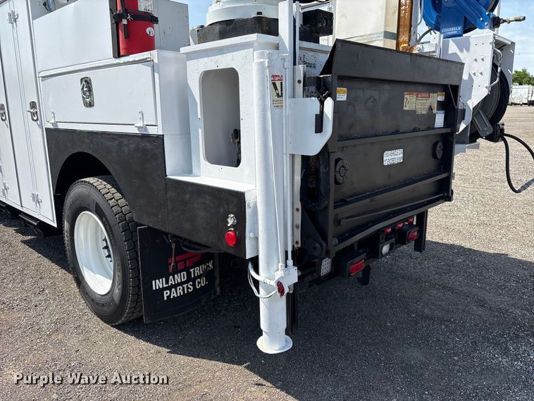 image for item EG9053 2013 Freightliner M2 Business Class utility / service truck