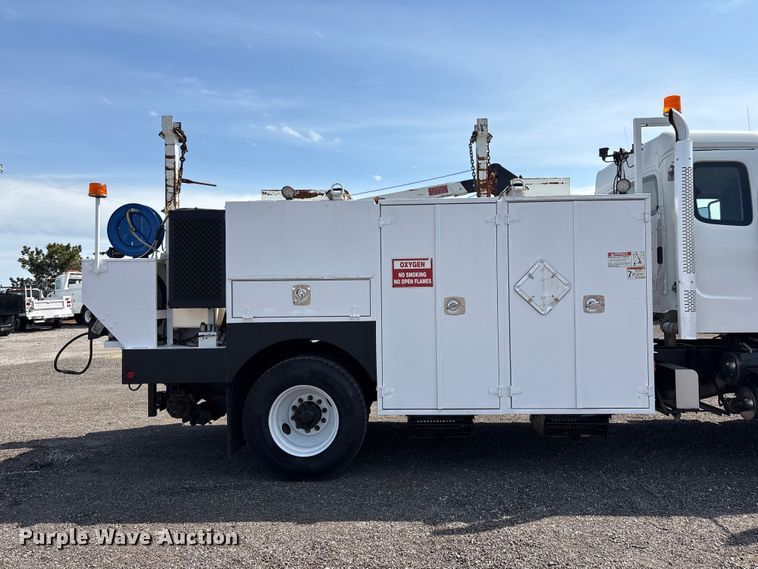 image for item EG9053 2013 Freightliner M2 Business Class utility / service truck