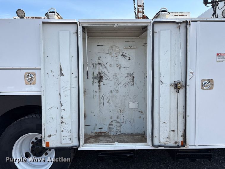image for item EG9053 2013 Freightliner M2 Business Class utility / service truck