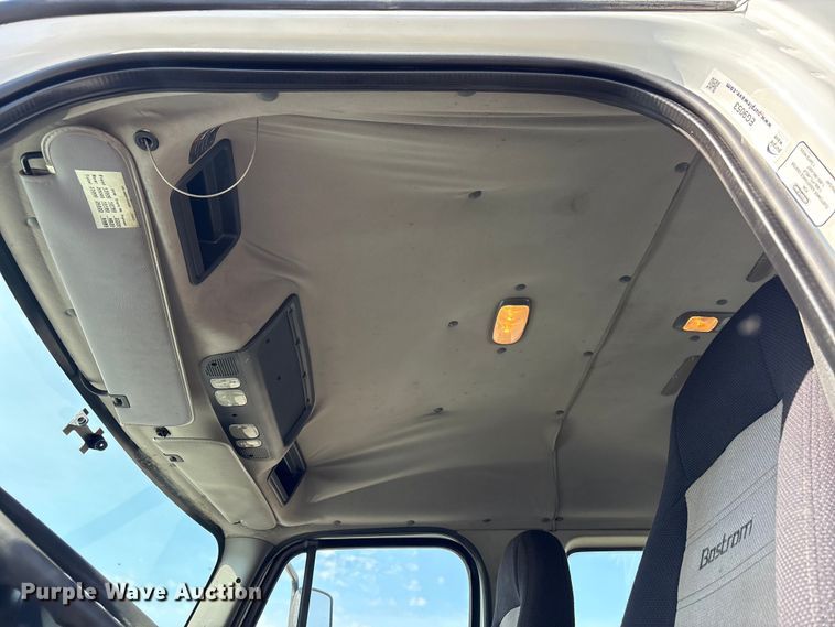 image for item EG9053 2013 Freightliner M2 Business Class utility / service truck