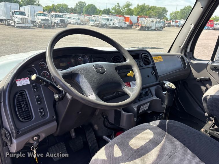 image for item EG9053 2013 Freightliner M2 Business Class utility / service truck