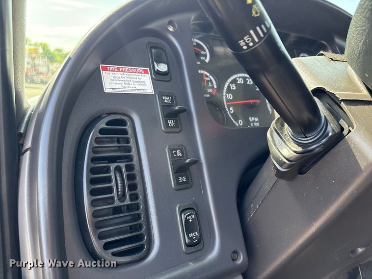 image for item EG9053 2013 Freightliner M2 Business Class utility / service truck