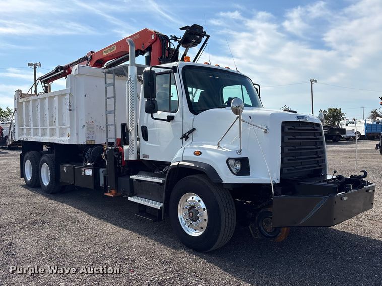 image for item EG9054 2016 Freightliner 108SD grapple crane truck