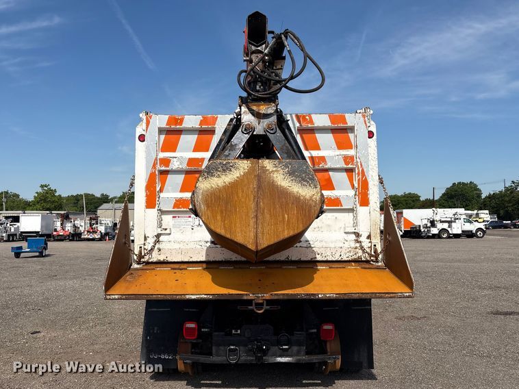 image for item EG9054 2016 Freightliner 108SD grapple crane truck