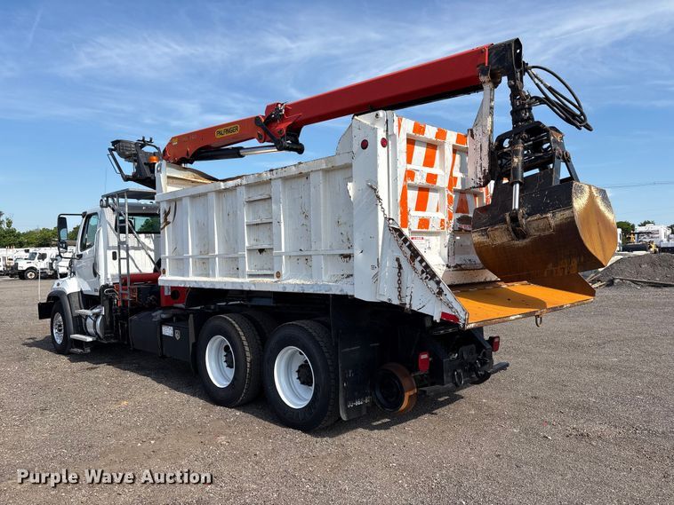 image for item EG9054 2016 Freightliner 108SD grapple crane truck