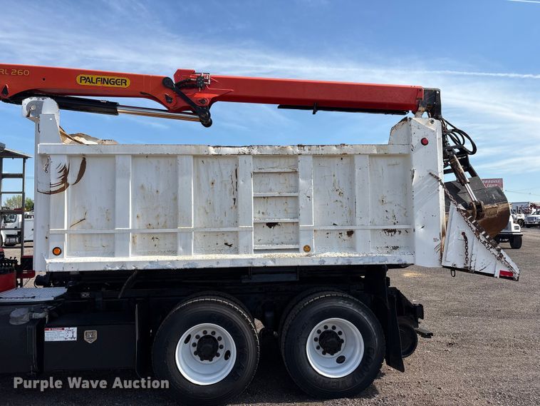 image for item EG9054 2016 Freightliner 108SD grapple crane truck