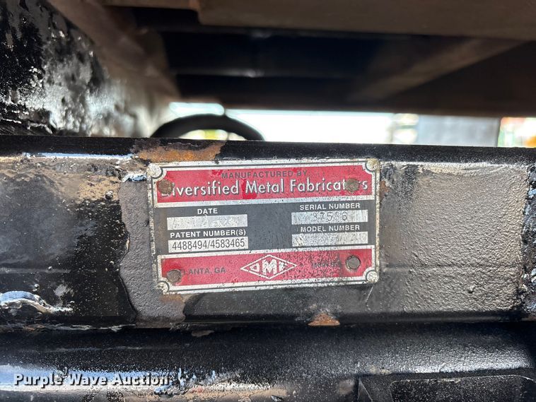 image for item EG9054 2016 Freightliner 108SD grapple crane truck