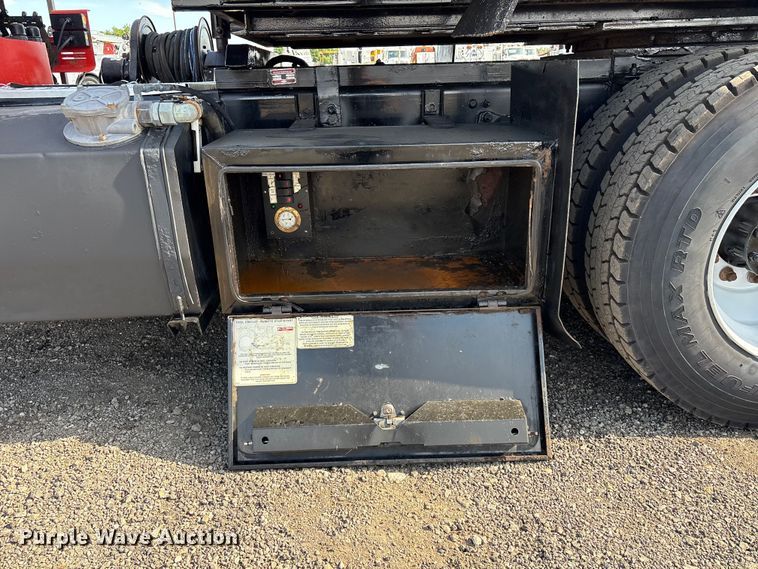 image for item EG9054 2016 Freightliner 108SD grapple crane truck