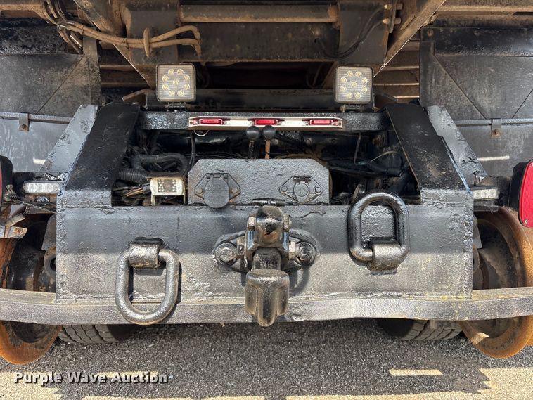 image for item EG9054 2016 Freightliner 108SD grapple crane truck