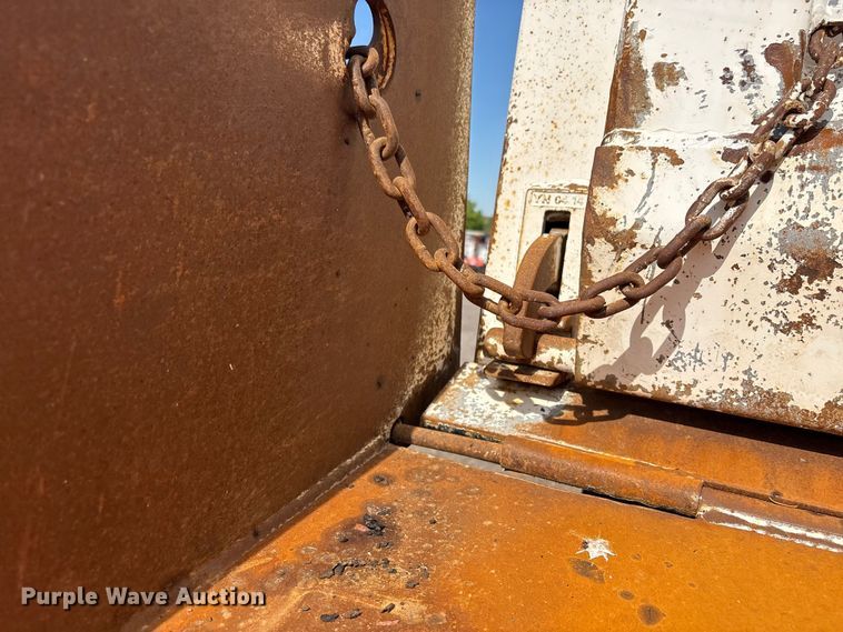 image for item EG9054 2016 Freightliner 108SD grapple crane truck