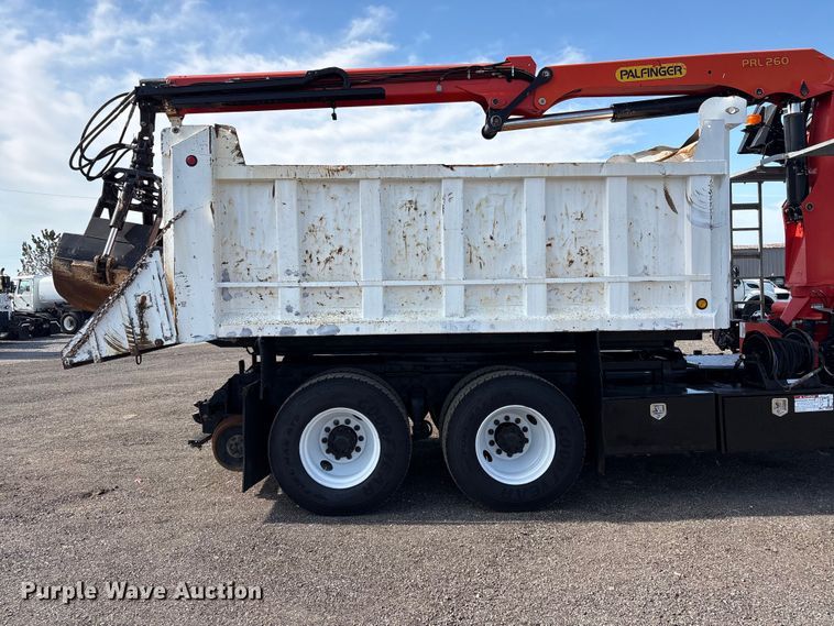 image for item EG9054 2016 Freightliner 108SD grapple crane truck