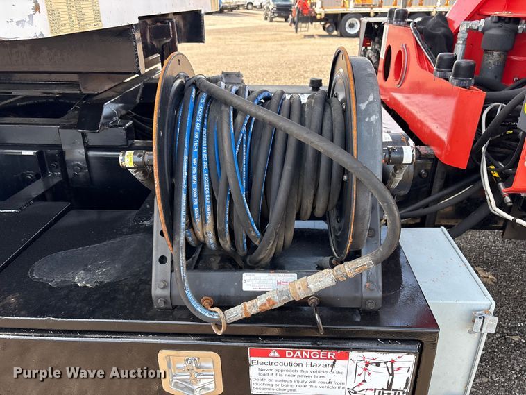 image for item EG9054 2016 Freightliner 108SD grapple crane truck