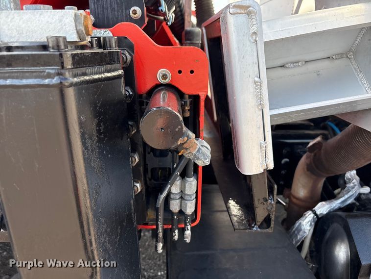 image for item EG9054 2016 Freightliner 108SD grapple crane truck