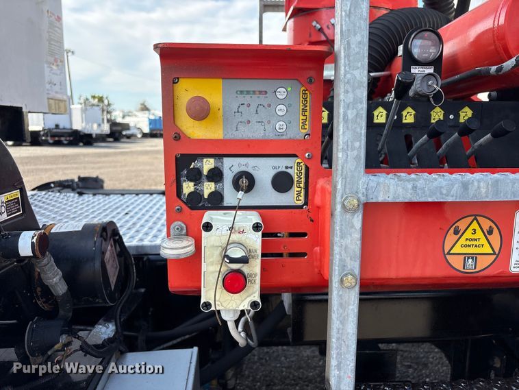 image for item EG9054 2016 Freightliner 108SD grapple crane truck