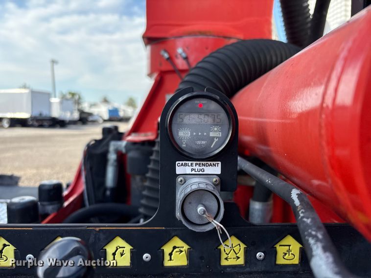 image for item EG9054 2016 Freightliner 108SD grapple crane truck