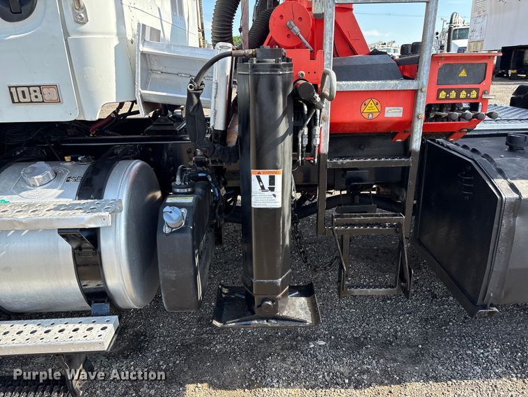 image for item EG9054 2016 Freightliner 108SD grapple crane truck