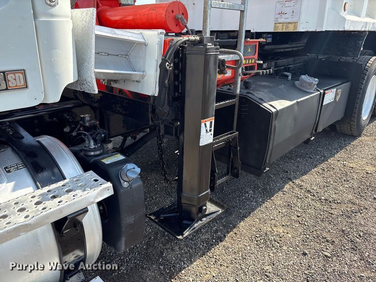 image for item EG9054 2016 Freightliner 108SD grapple crane truck