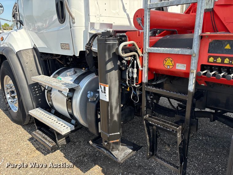 image for item EG9054 2016 Freightliner 108SD grapple crane truck