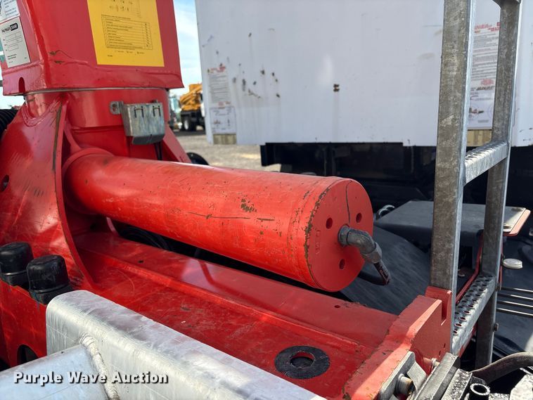 image for item EG9054 2016 Freightliner 108SD grapple crane truck