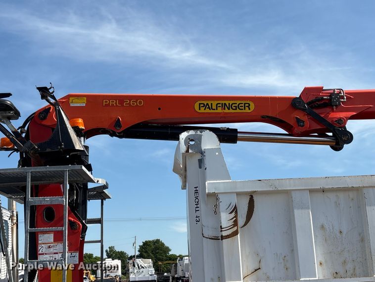 image for item EG9054 2016 Freightliner 108SD grapple crane truck