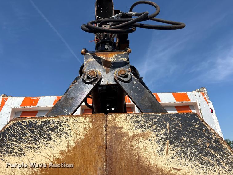 image for item EG9054 2016 Freightliner 108SD grapple crane truck